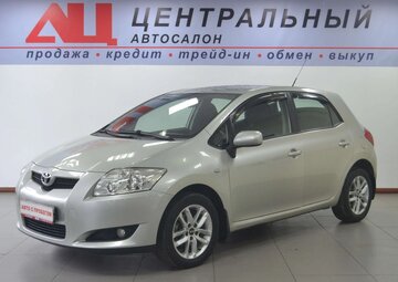Toyota Auris Вид 1