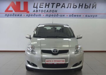 Toyota Auris Вид 2